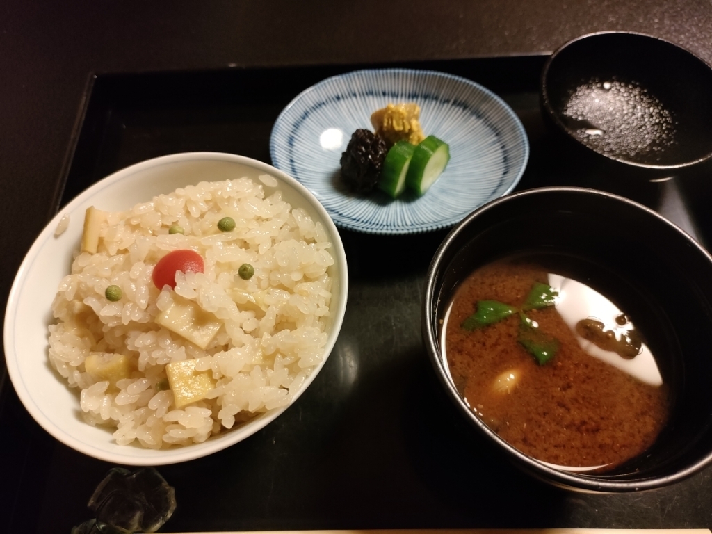 筍ご飯、赤出汁、香の物