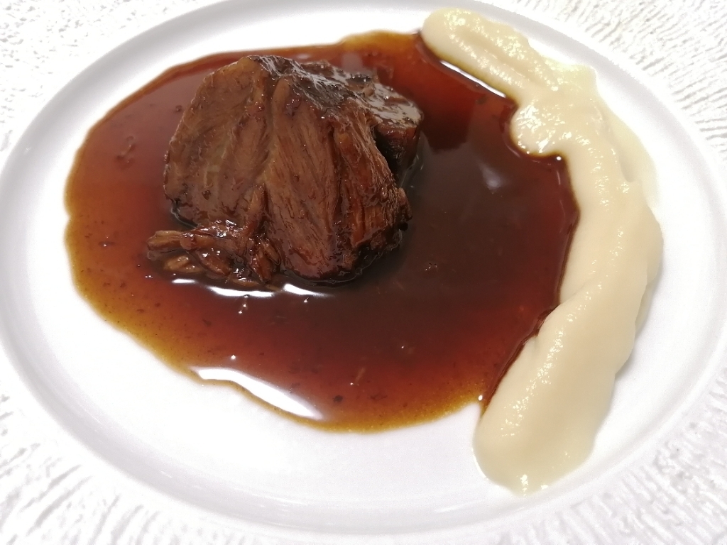 デリバリー牛頬肉