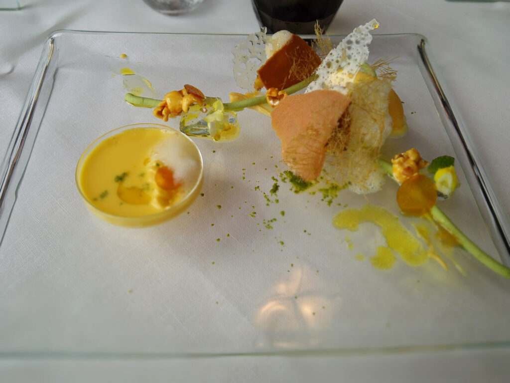 青森県産とうもろこしの華やかなデザート