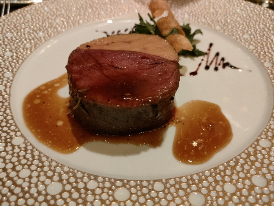 北海道産牛フィレ肉とフォアグラのロッシーニ