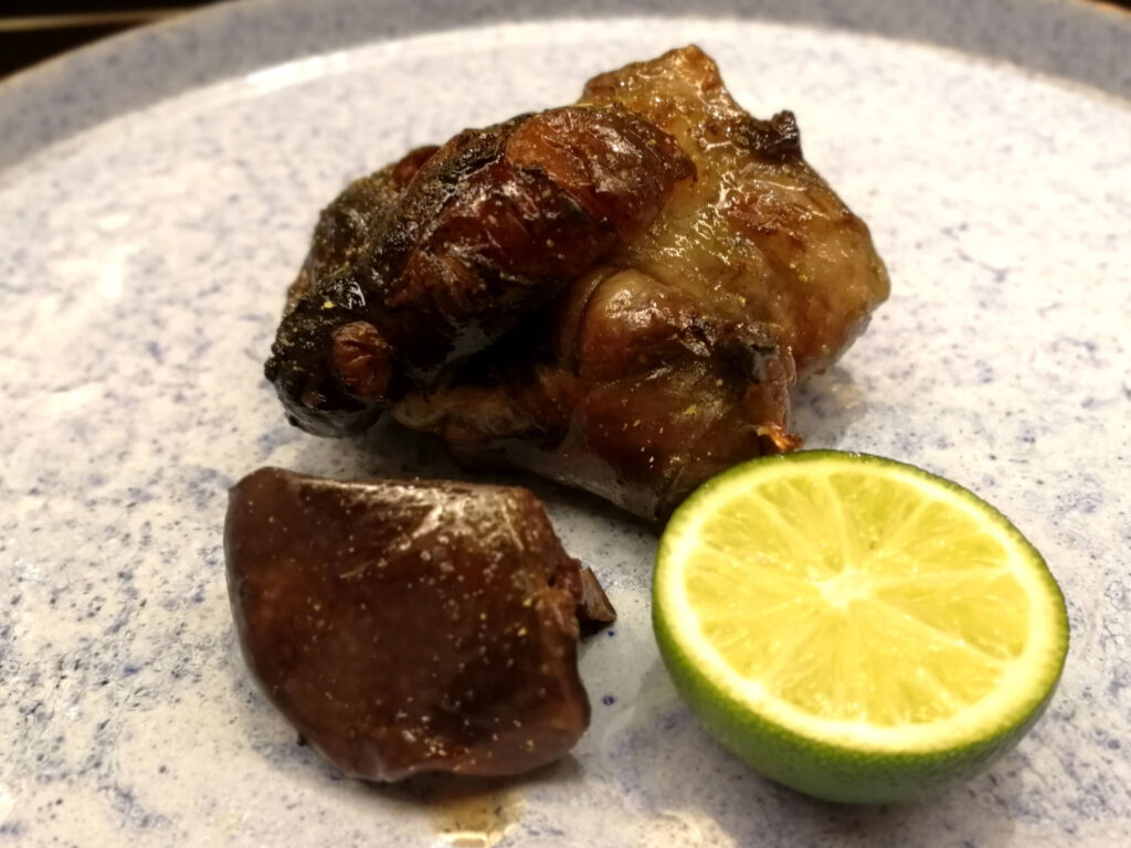 焼きすっぽんと肝はゼラチン質も豪快に