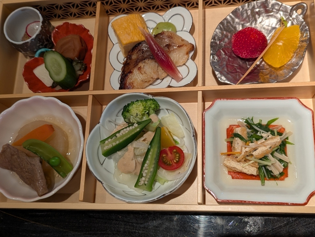 和朝食膳