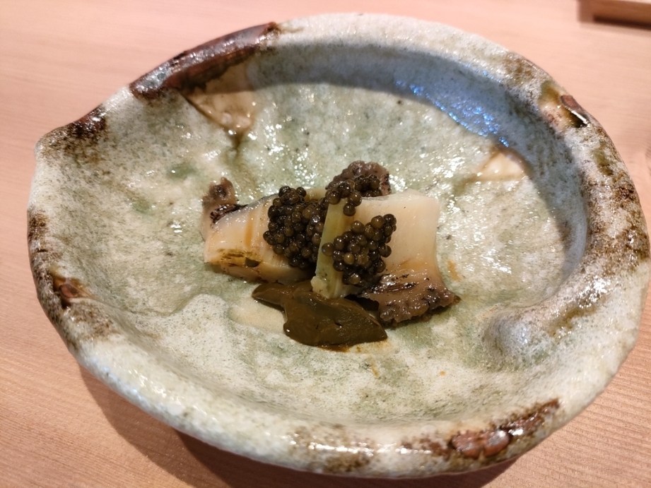 おぶねの蒸し鮑とキャビア