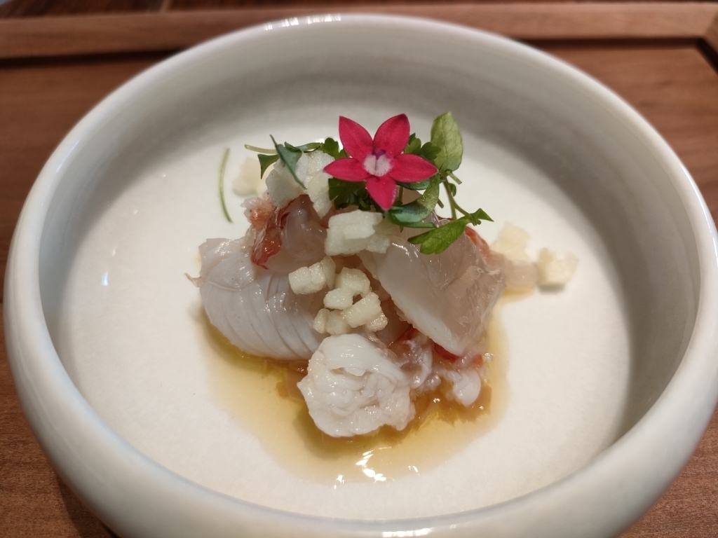 HAGIの伊勢海老と根セロリ