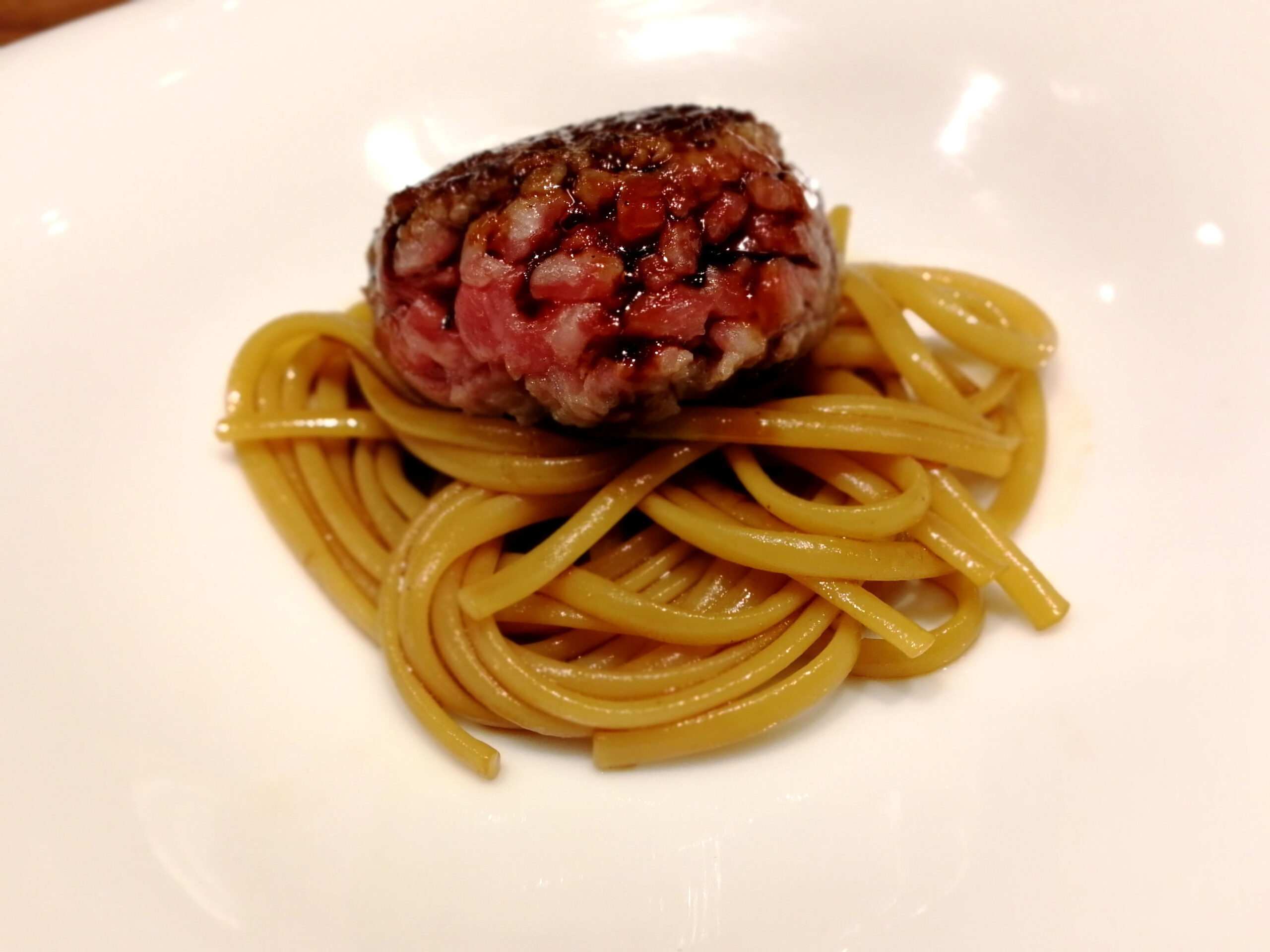 じっくり炭火焼きしたステークアッシェとパスタ